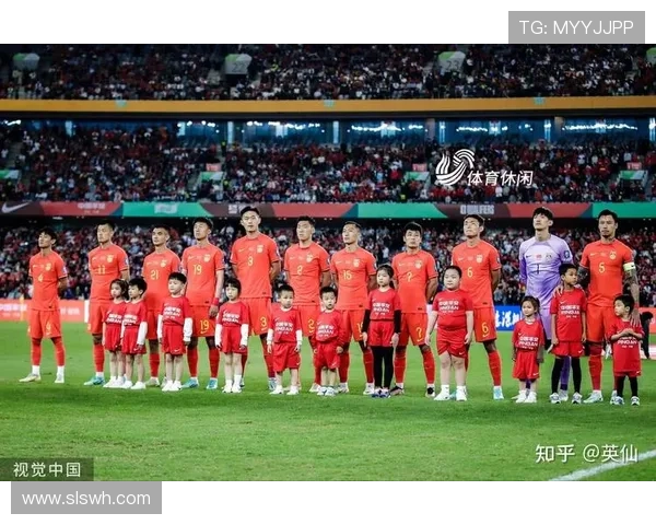 中国队遗憾失利2比3不敌韩国,世界杯预选赛形势严峻需迎难而上 中国队遗憾失利2比3不敌韩国,世界杯预选赛形势严峻需迎难而上