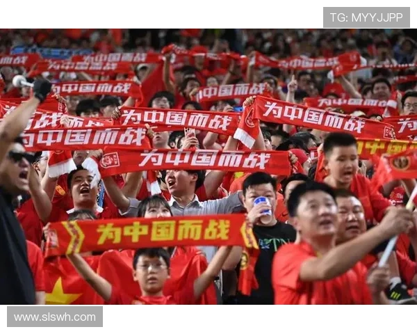 中国男足逆转夺冠全场沸腾球迷高唱国歌庆祝辉煌时刻 中国男足逆转夺冠全场沸腾球迷高唱国歌庆祝辉煌时刻