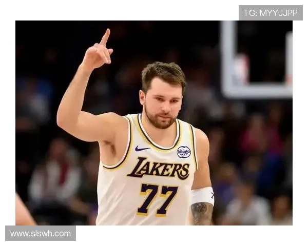 詹姆斯带领湖人逆袭勇士,东契奇领衔独行侠继续高歌猛进,NBA季后赛精彩纷呈